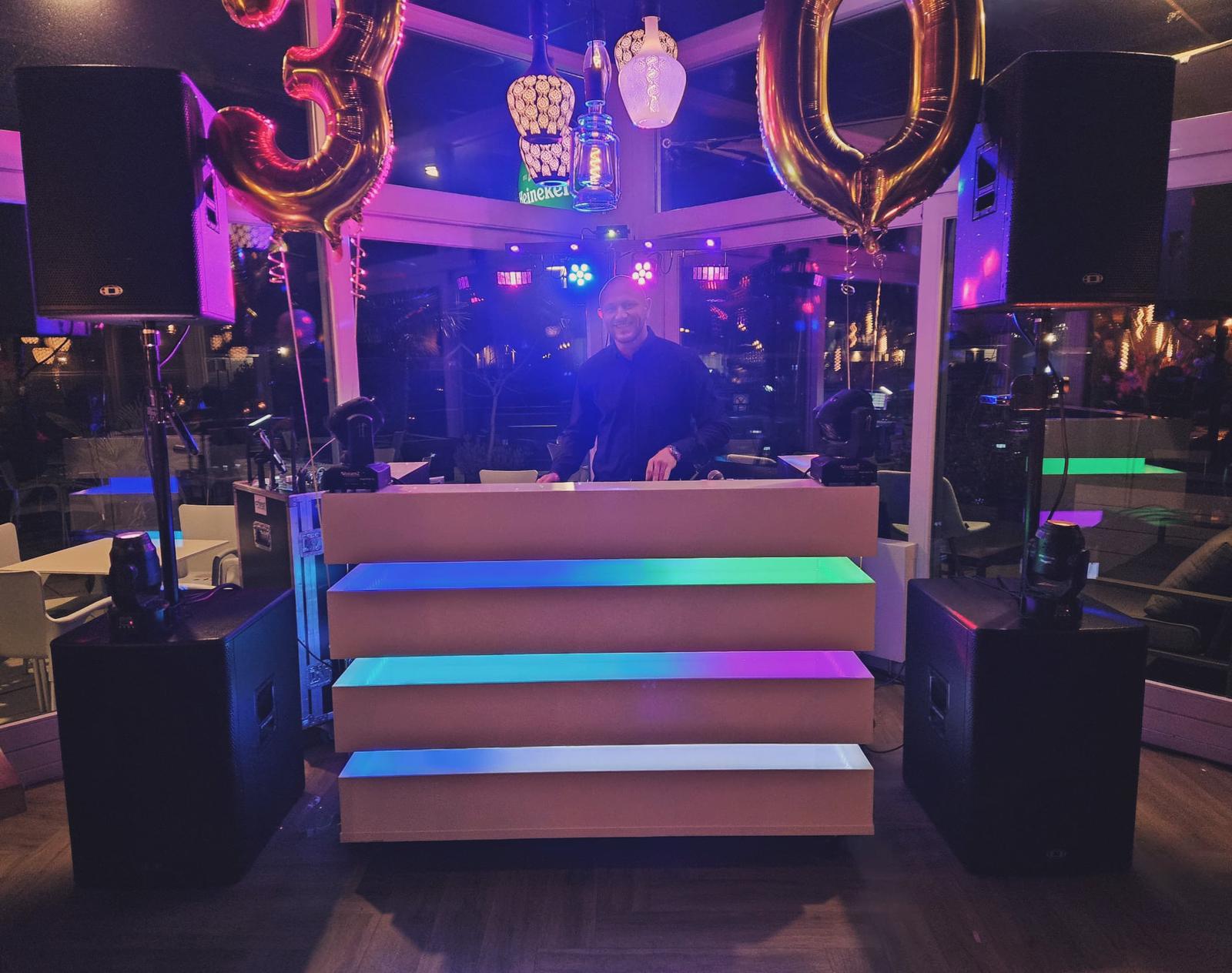 DJ set met lichtshow